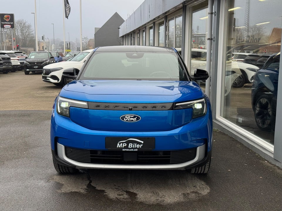 Ford Explorer 79 Premium Extended Range AWD 5d