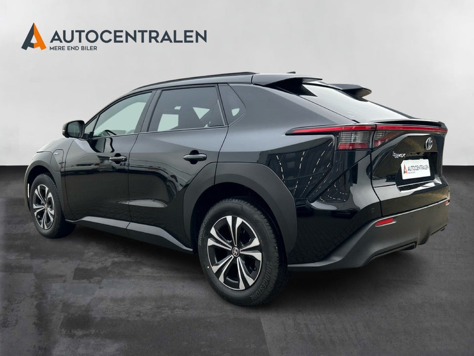 Toyota bZ4X Business+ 5d