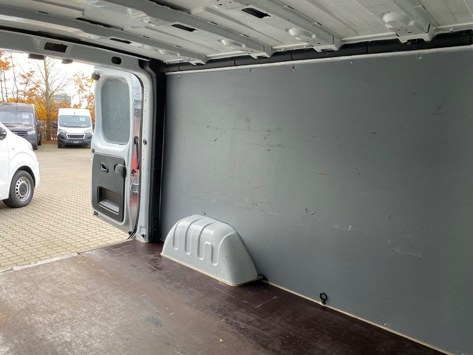 Renault Trafic T29 2,0 dCi 120 L2H1