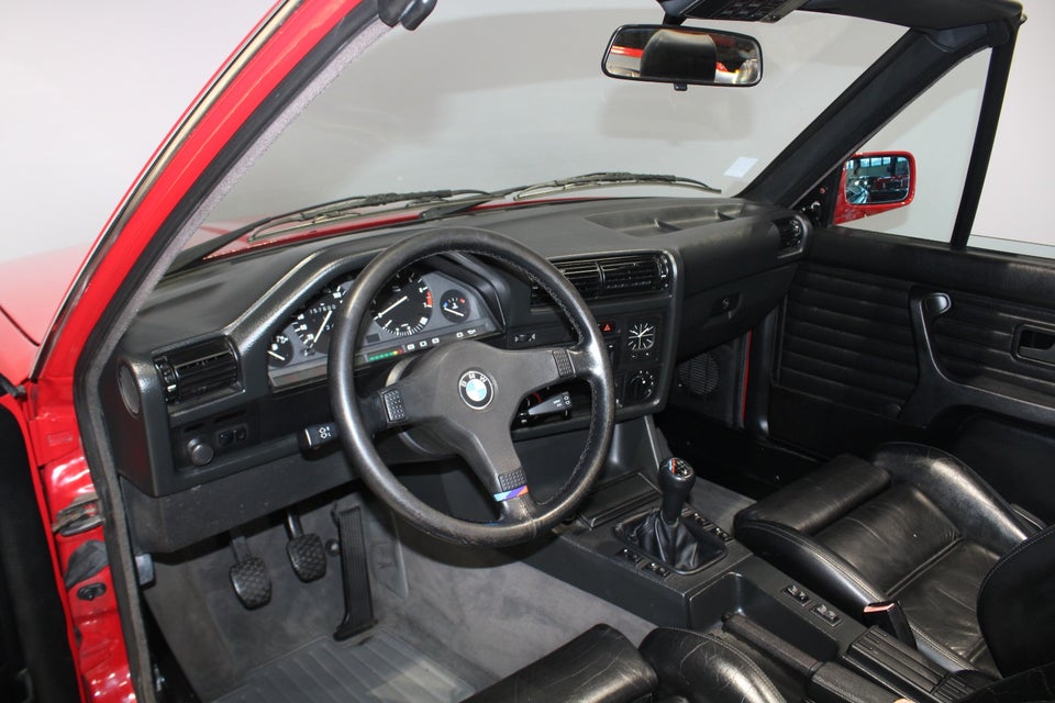 BMW 320i 2,0 Cabriolet 2d