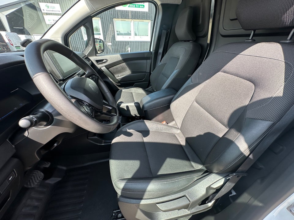 Renault Kangoo E-Tech L2 Van
