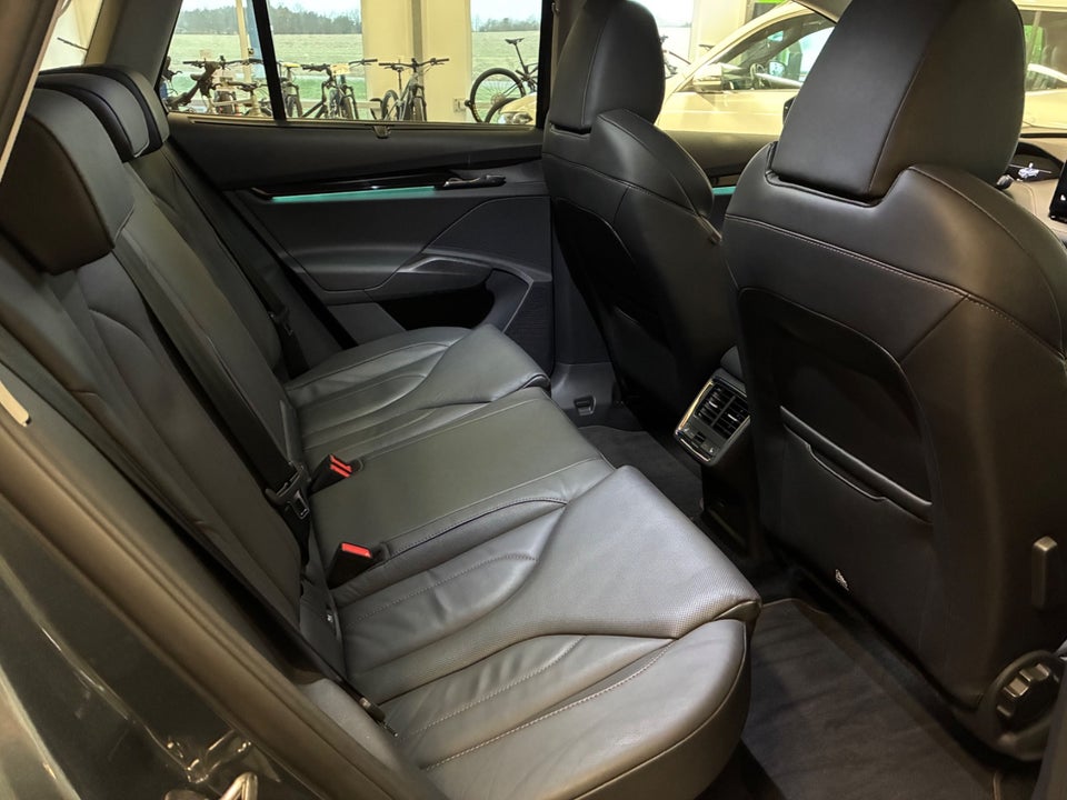 Skoda Enyaq 80 iV Suite 5d