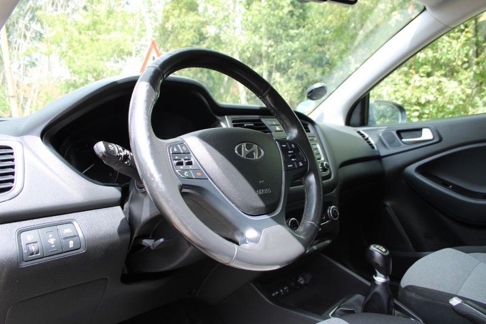 Hyundai i20 1,25 Black Line 5d