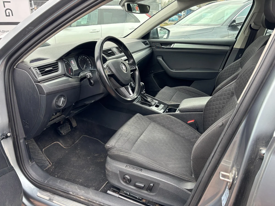 Skoda Superb 2,0 TDi 190 Style Combi DSG 5d