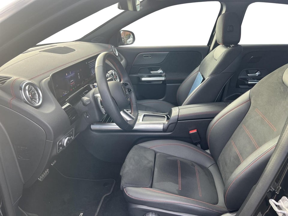 Mercedes EQA300 AMG Line 4Matic 5d