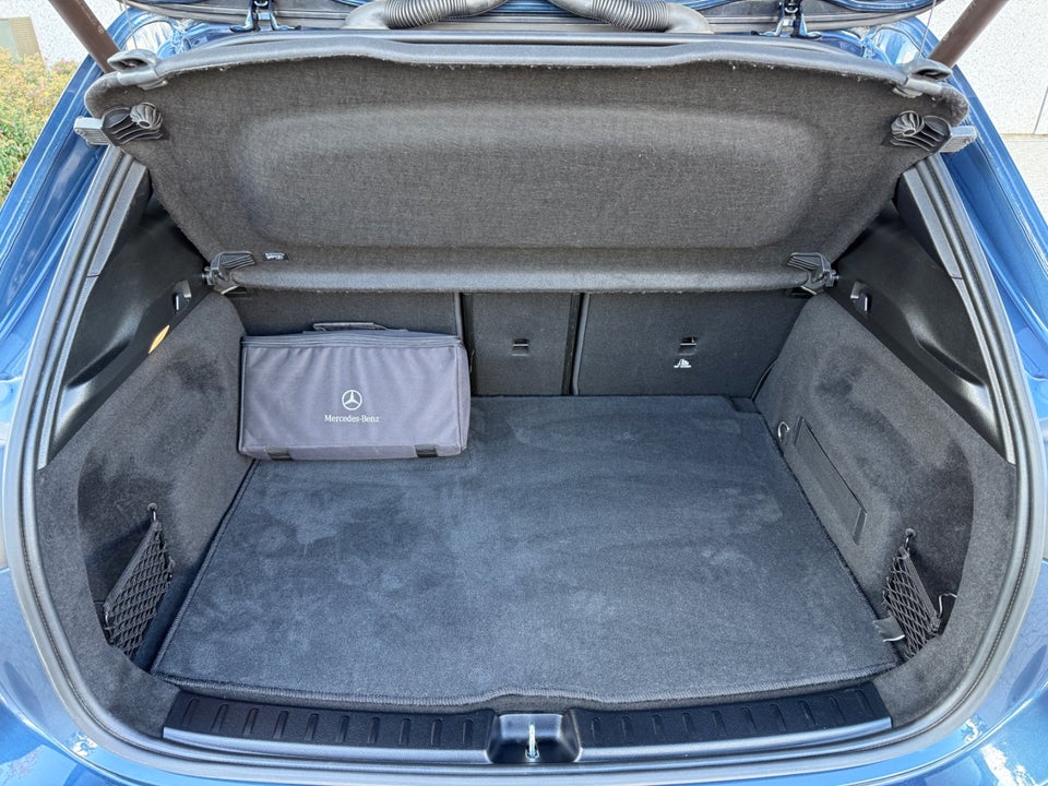 Mercedes EQA300 Progressive 4Matic 5d