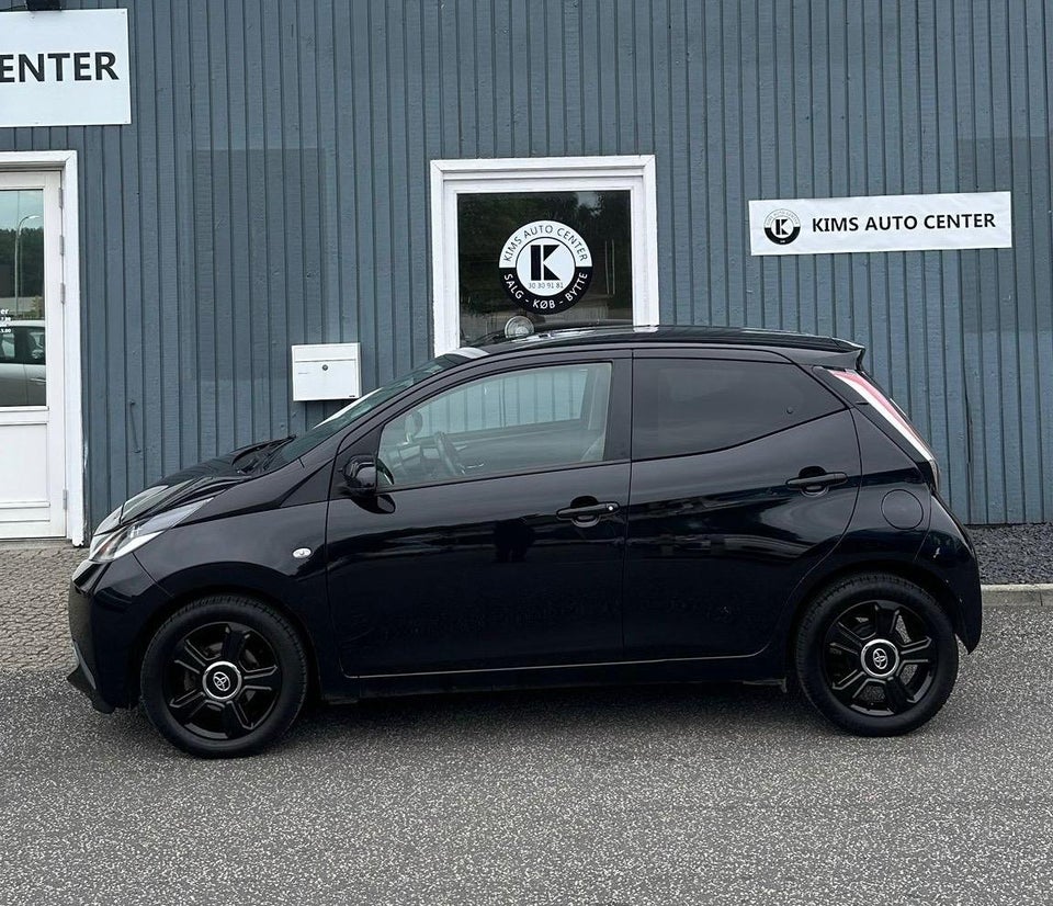 Toyota Aygo 1,0 VVT-i x-black II x-shift 5d