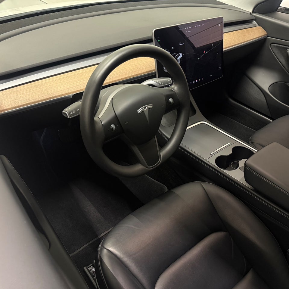 Tesla Model 3 Long Range AWD 4d