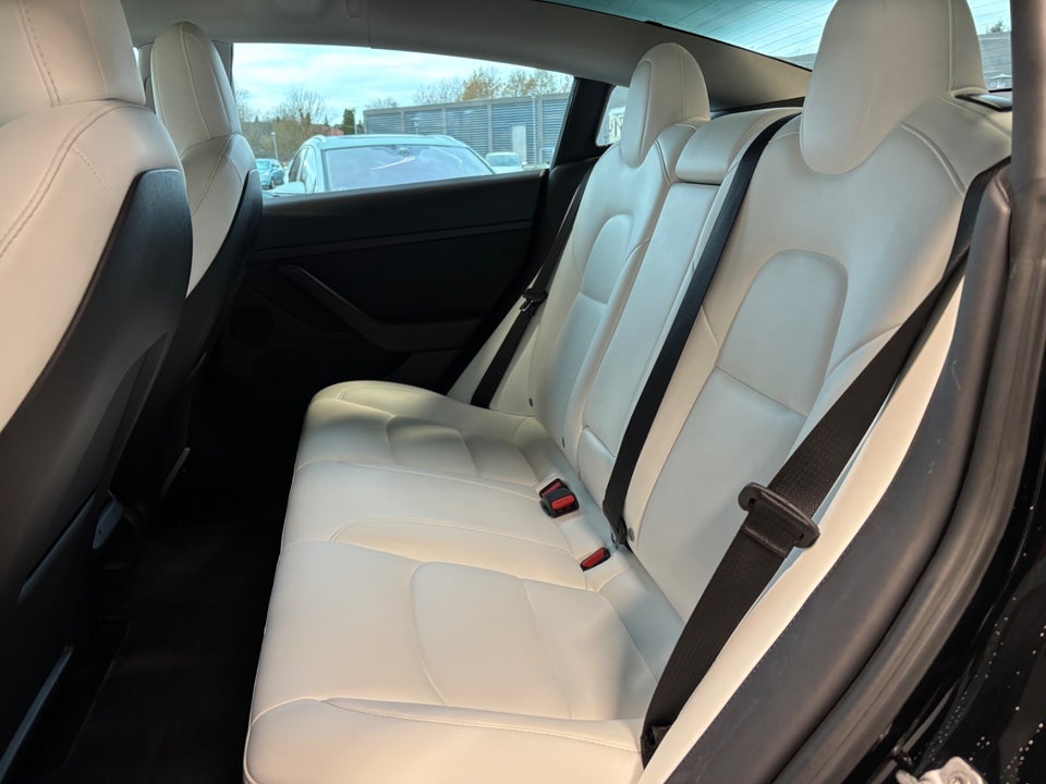 Tesla Model 3 Long Range AWD 4d