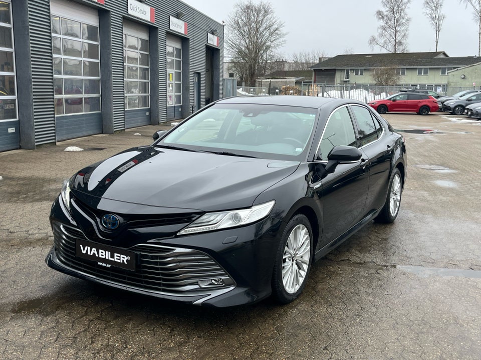 Toyota Camry 2,5 Hybrid H3 Executive CVT 4d