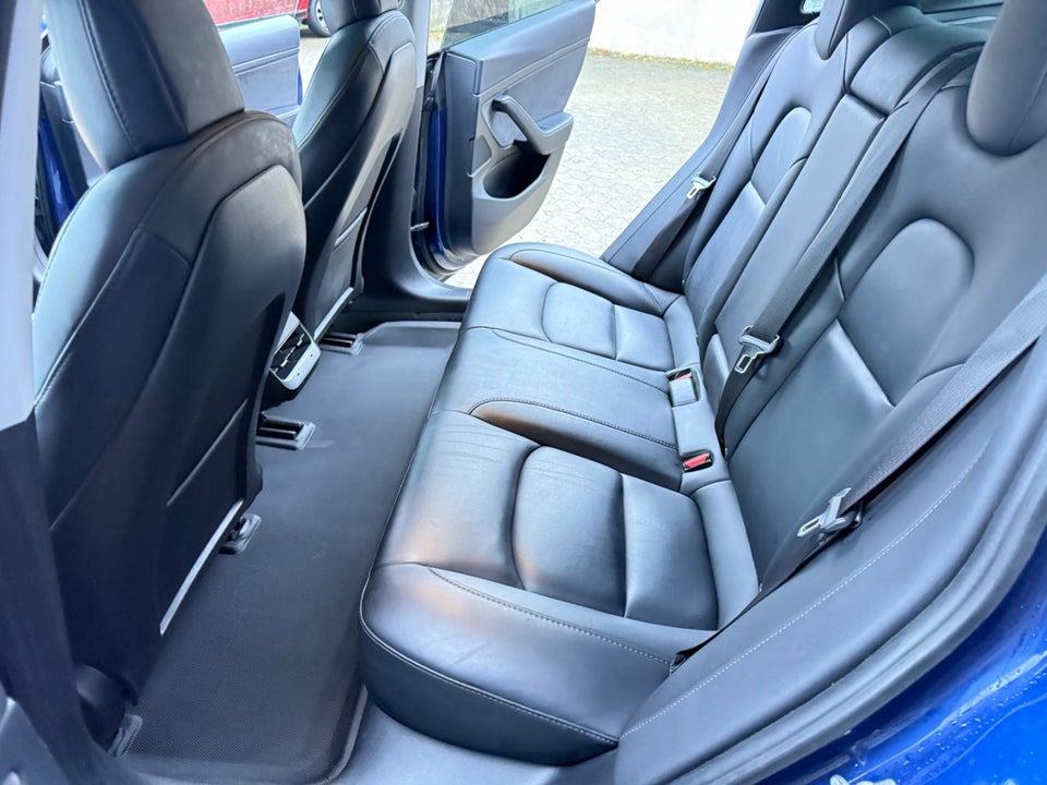 Tesla Model 3 Standard Range+ RWD 4d