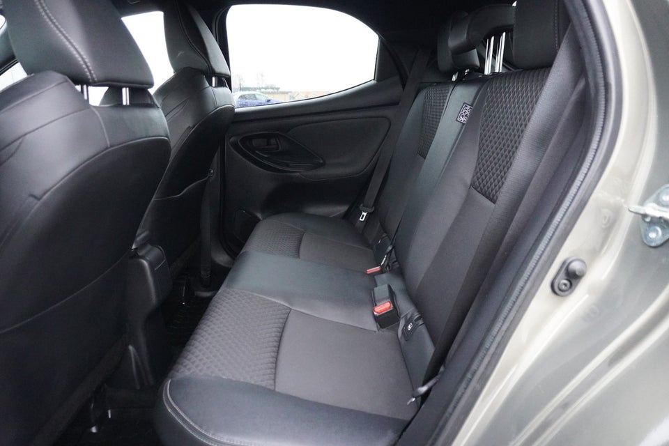 Toyota Yaris 1,5 Hybrid H3 Style e-CVT 5d