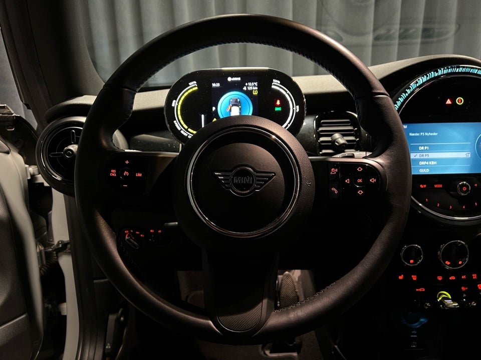 MINI Cooper SE Classic Trim 3d