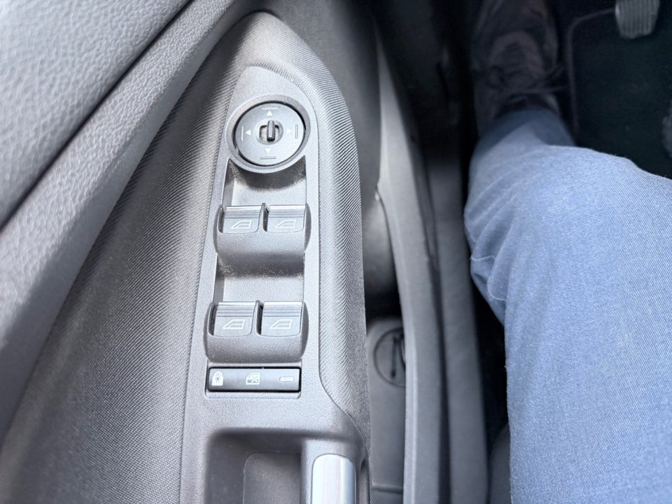 Ford C-MAX 1,0 SCTi 125 Titanium 5d