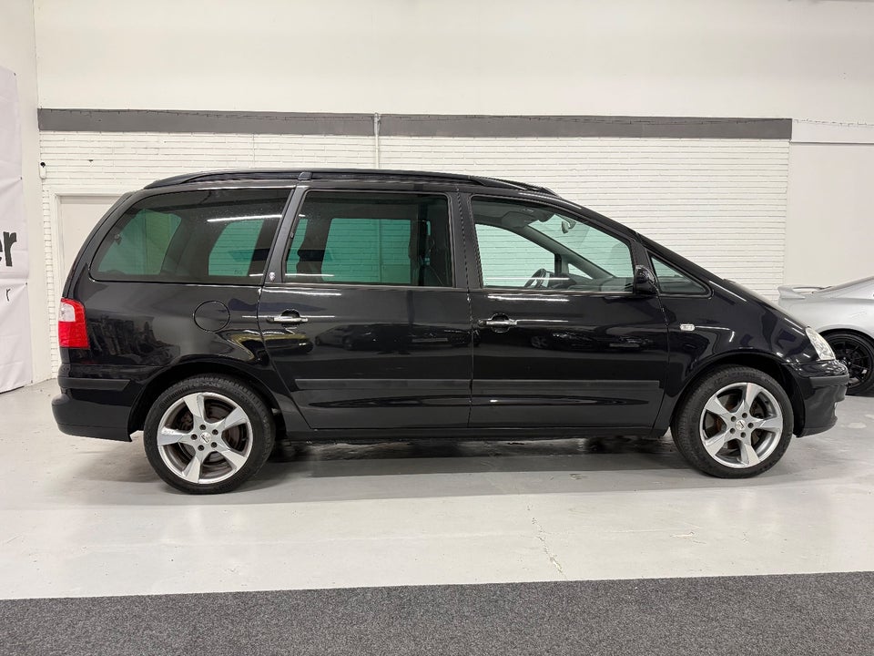 Ford Galaxy 2,8 204 Ghia 5d