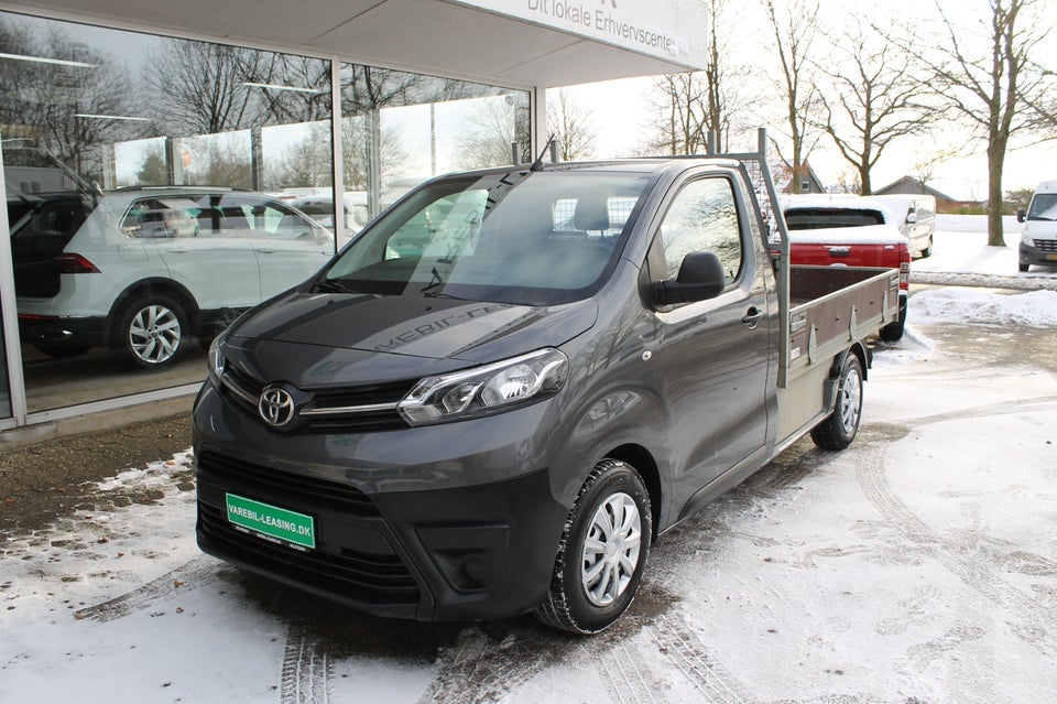 Toyota ProAce 2,0 D 120 Medium Base++ Chassis 2d