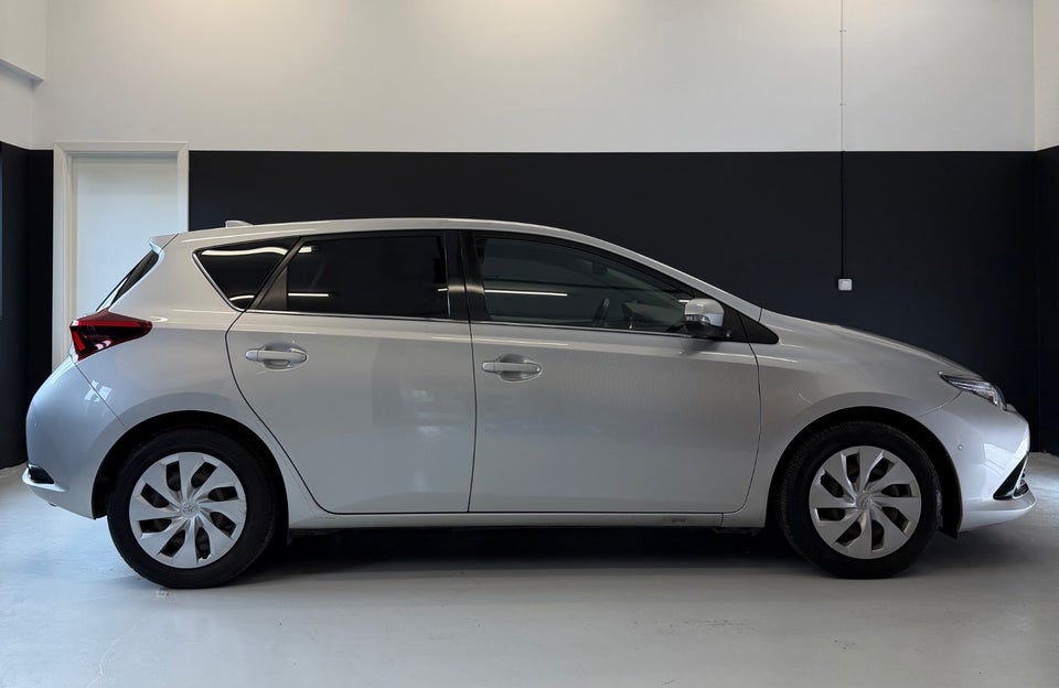 Toyota Auris 1,2 T T2 Comfort 5d