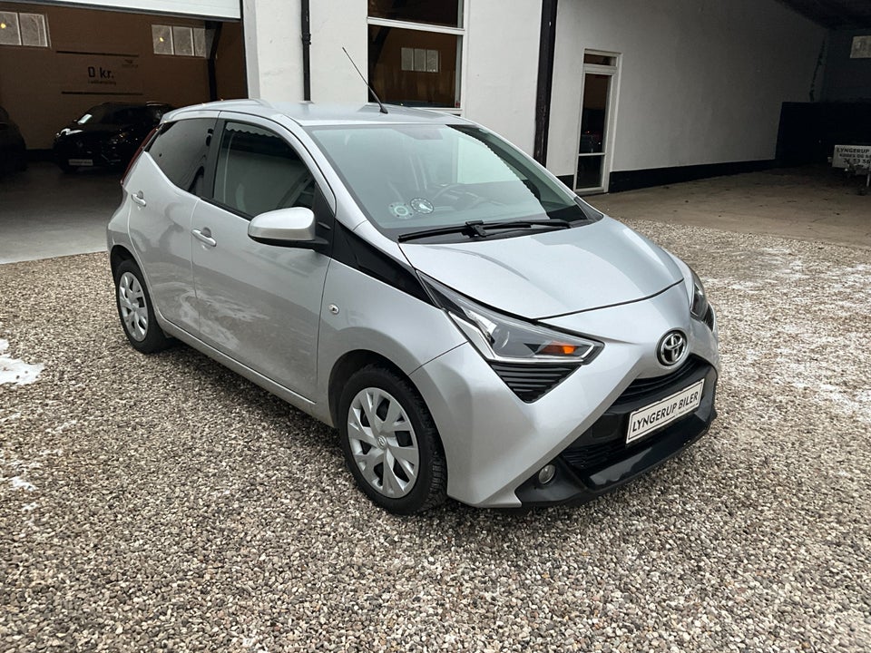 Toyota Aygo 1,0 VVT-i x-pose x-shift 5d