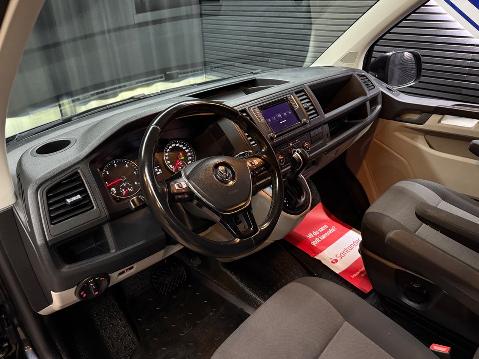VW Transporter 2,0 TDi 150 Kassevogn DSG kort