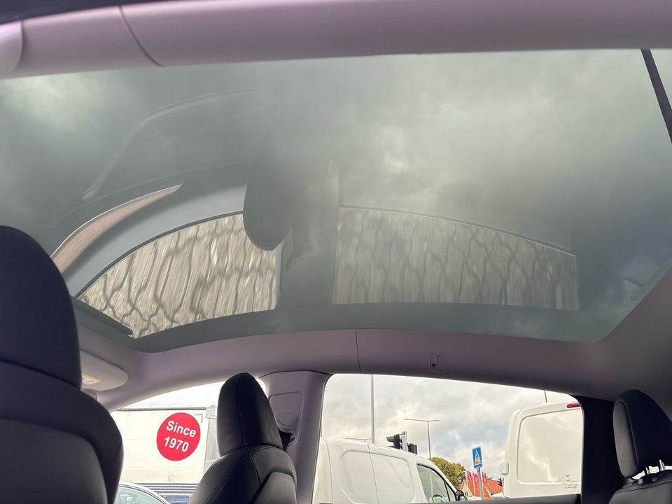 Tesla Model Y Long Range AWD 5d