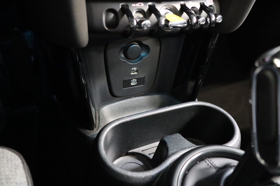 MINI Cooper SE Classic Trim 3d