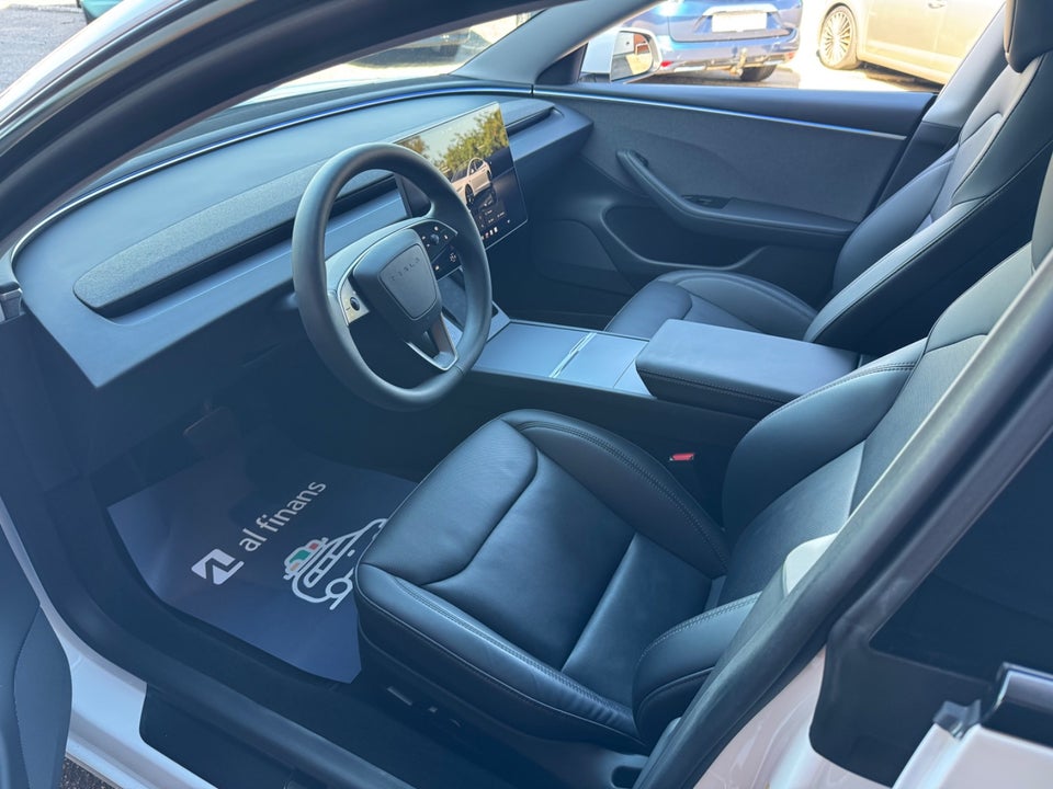 Tesla Model 3 RWD 4d