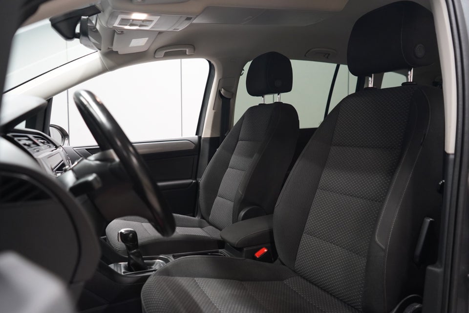 VW Touran 1,6 TDi 115 Comfortline Connect DSG 7prs 5d