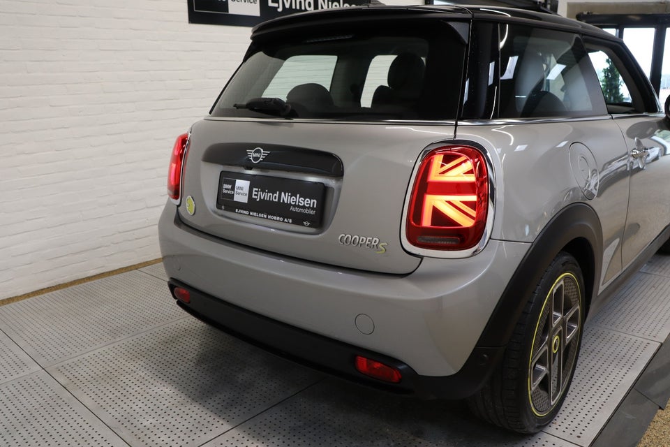 MINI Cooper SE Edition Premium Plus 3d