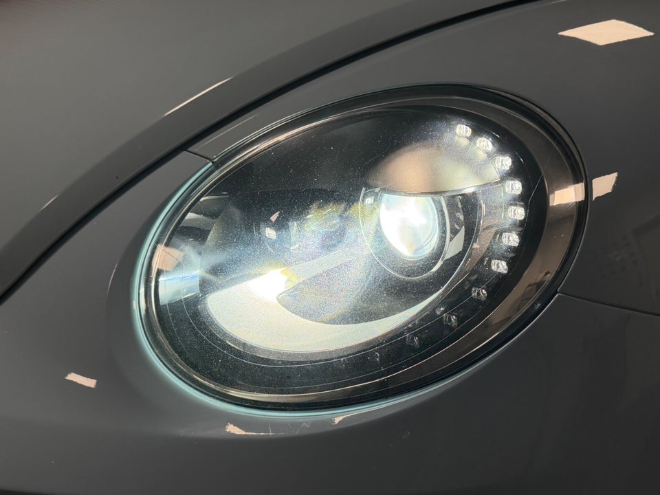 VW The Beetle 2,0 TDi 140 Design Cabriolet 2d