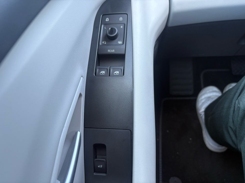 Ford Explorer 82 Premium Extended Range 5d