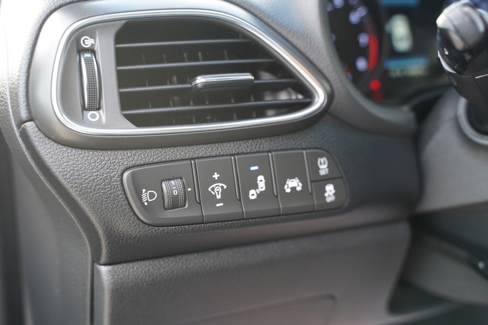 Hyundai i30 1,4 T-GDi Trend Fastback DCT 5d