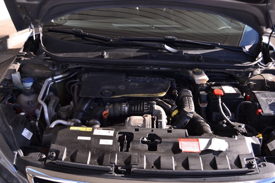 Peugeot 308 1,6 BlueHDi 120 Allure Sky SW 5d