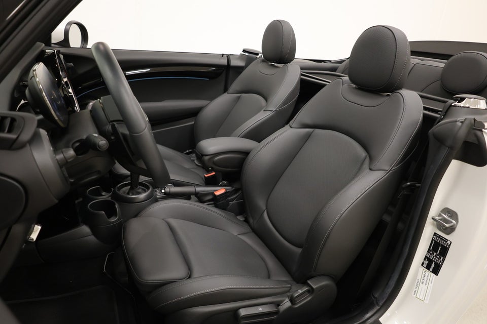 MINI Cooper S 2,0 Essential Cabriolet aut. 2d