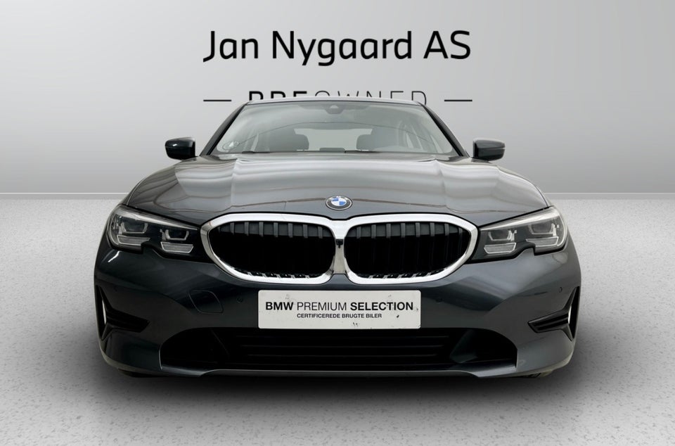 BMW 320i 2,0 Connected aut. 4d