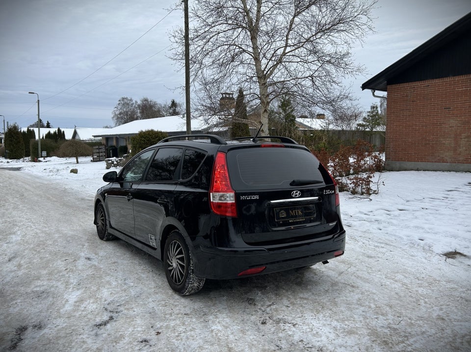 Hyundai i30 1,6 CRDi 128 Comfort CW aut. Van 5d