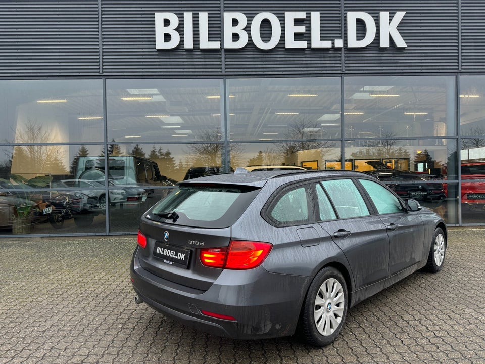 BMW 318d 2,0 Touring Modern Line aut. 5d