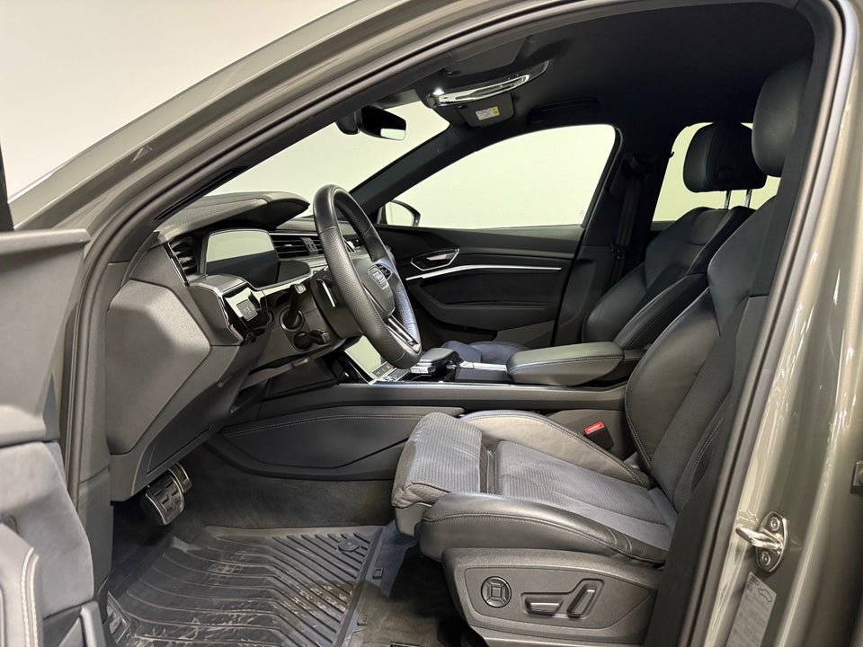 Audi Q8 e-tron 50 S-line quattro 5d