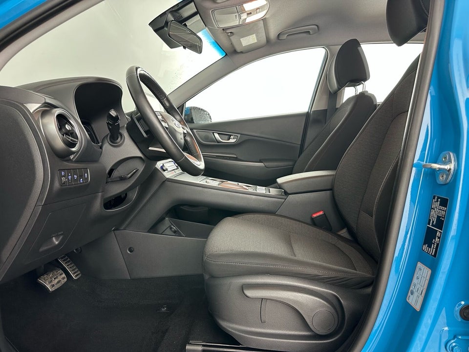 Hyundai Kona 64 EV Essential 5d