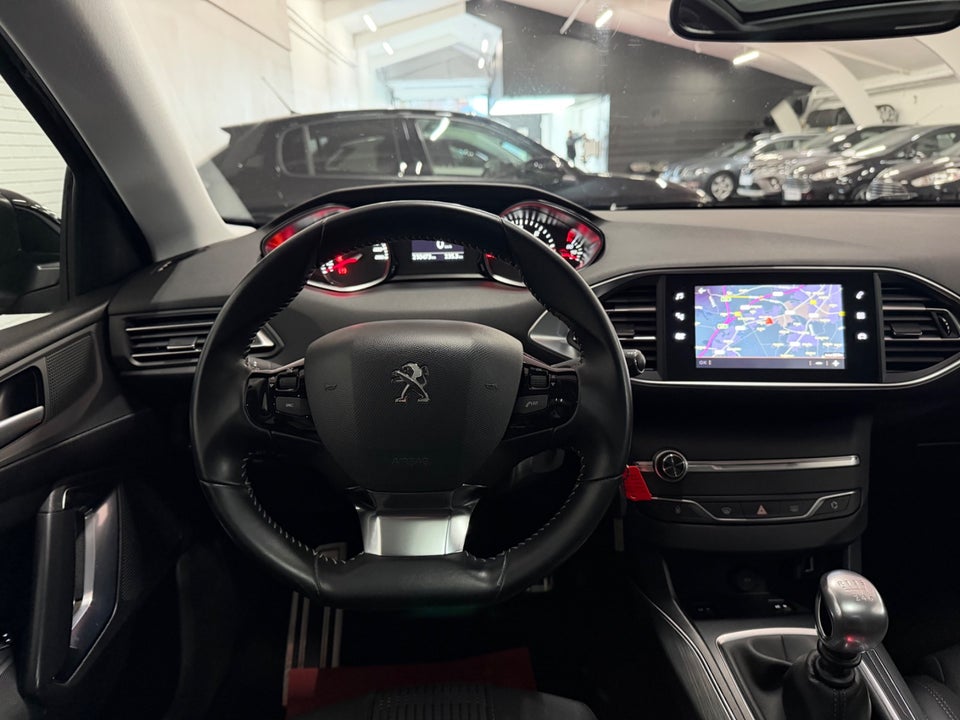 Peugeot 308 1,5 BlueHDi 130 Allure+ Sky SW 5d