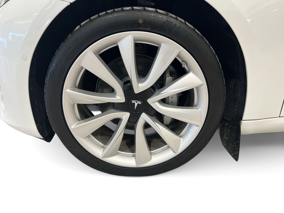 Tesla Model 3 Long Range AWD 4d