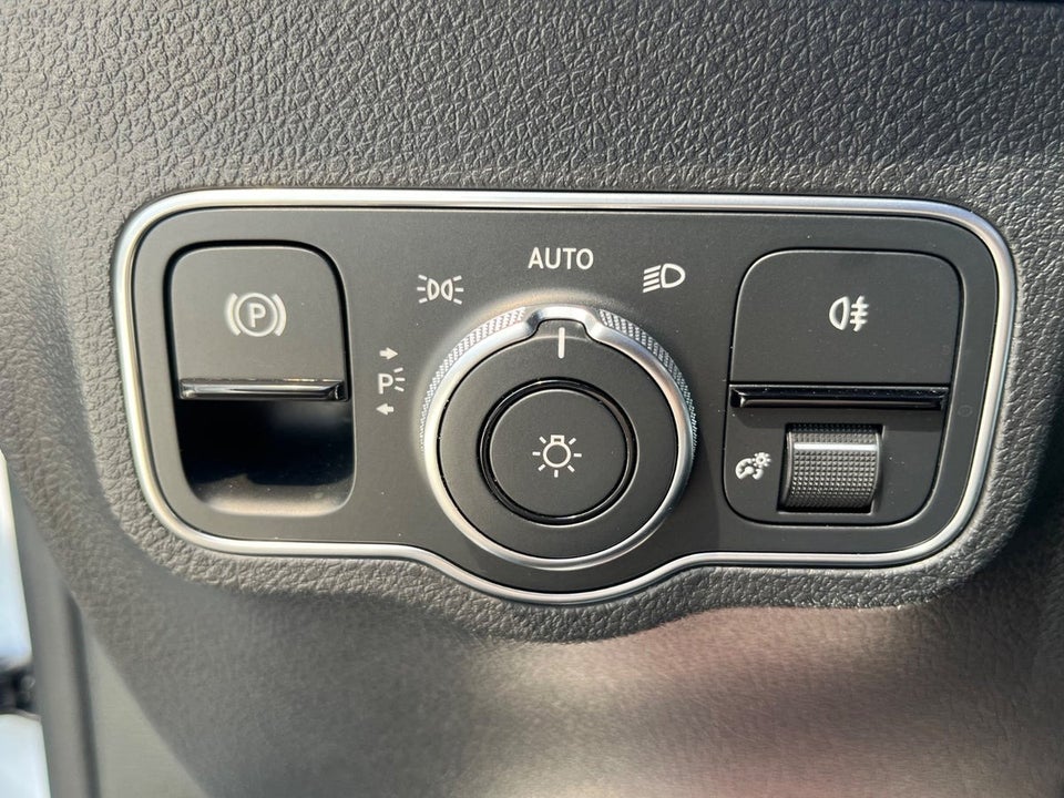 Mercedes EQB300 AMG Line 4Matic 5d