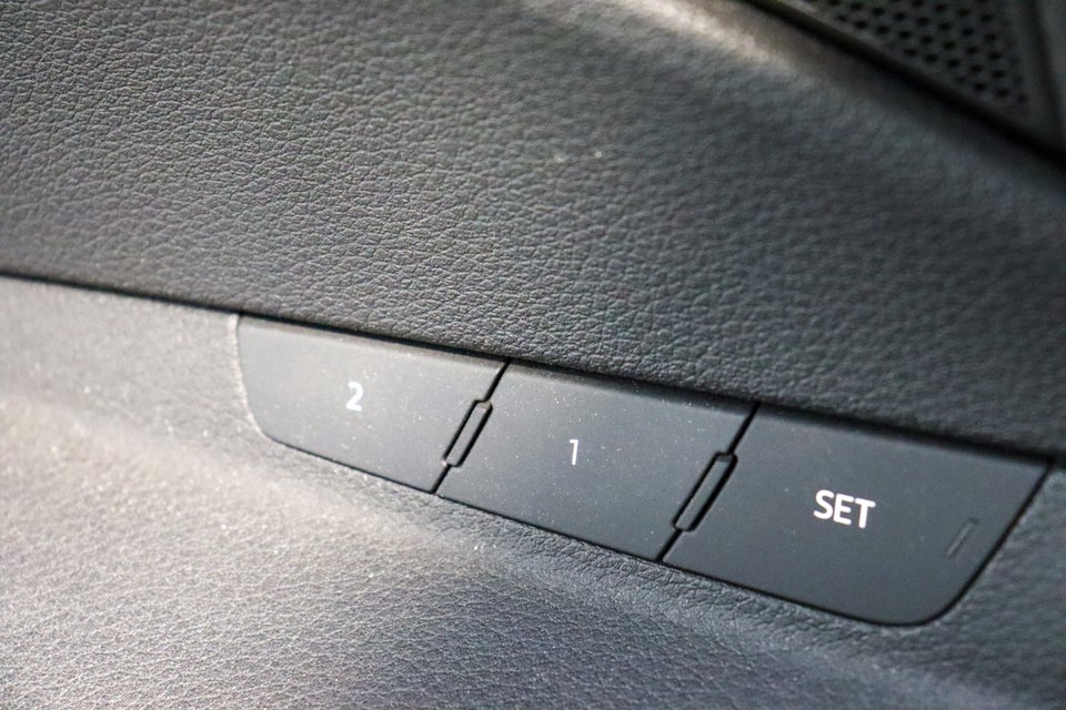 Audi e-tron 55 S-line quattro 5d