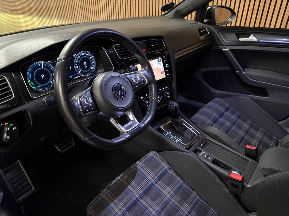 VW Golf VII 1,4 GTE DSG 5d