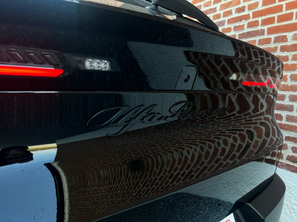 Alfa Romeo Junior Elettrica Speciale 5d