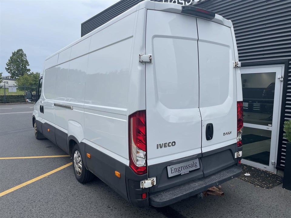 Iveco Daily 2,3 35S16 16m³ Van