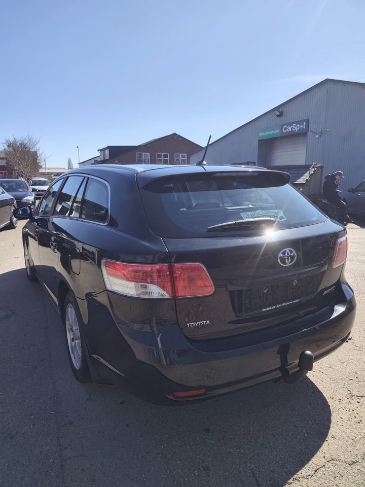 Toyota Avensis 1,8 VVT-i T2 stc. 5d