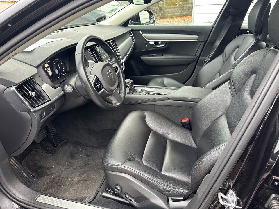 Volvo V90 2,0 T4 190 Momentum aut. 5d