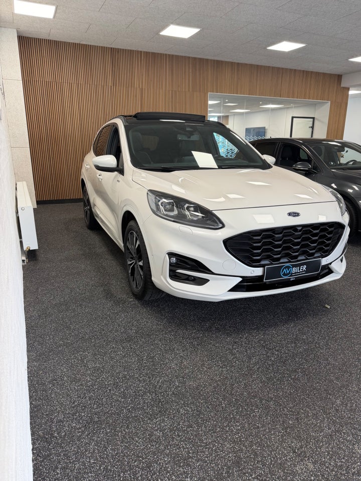 Ford Kuga 2,5 PHEV ST-Line X CVT 5d