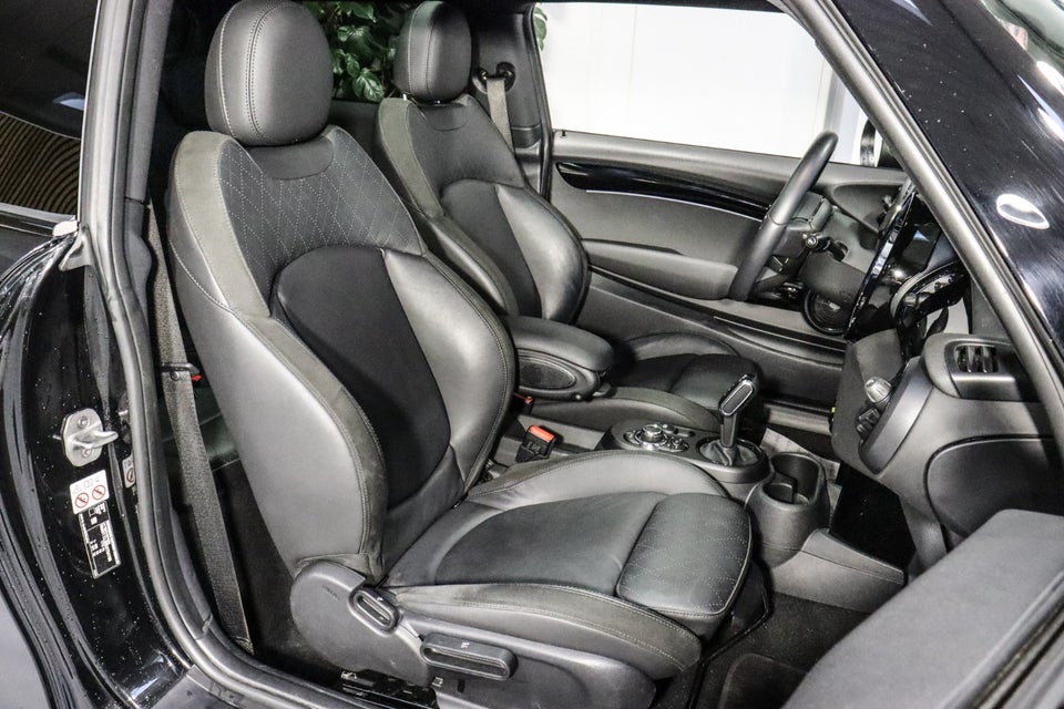 MINI Cooper SE Maximise 3d