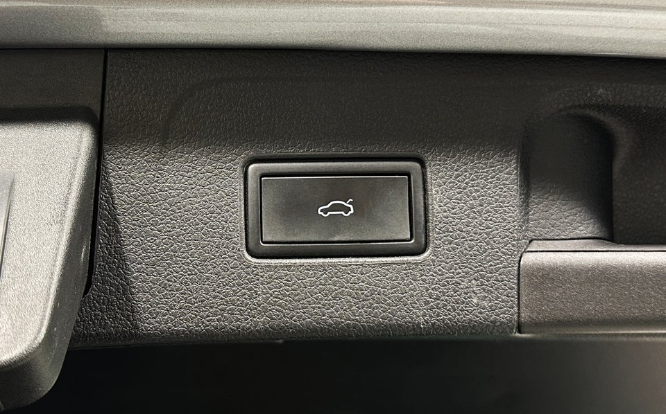 VW Passat 2,0 TDi 150 Elegance Variant DSG 5d